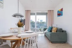 Słoneczna Comfy Apartment with Balcony & Parking Katowice by Noclegi Renters - Józefowiec