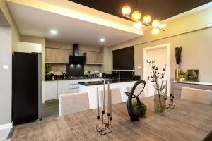 Modern 3 bed apartment with Pool, Kileleshwa