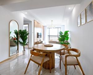 Chic, Kileleshwa, 1 bedroomed with Gym and Heated Pool