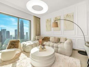 Skyline Serenity Holiday Home I Chic 4 Bedroom Apartment I Burj Khalifa & Fountain Views I Direct Access to Dubai Mall I Free Gym, Pool, Parking and Wi-Fi