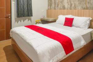 RedDoorz Syariah near Ponpes Hidayatullah Samarinda - 2hvězdičkové hotely ve městě Samarinda