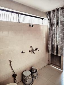 Shantiniketan 4BHK Comfortable Family Stay in Ayodhya