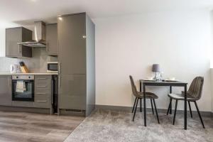 Modern & Bright 1 Bedroom Apartment in Yeadon