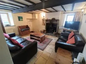 Historic 3BD Cottage: Cozy & Private Retreat - Wirksworth