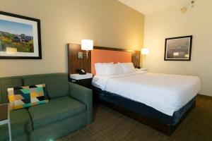 King Room - Non-Smoking room in Hampton Inn Scranton at Montage Mountain