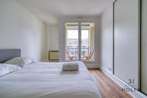 Le Ténébreux - Proche Château de Versailles - 342B