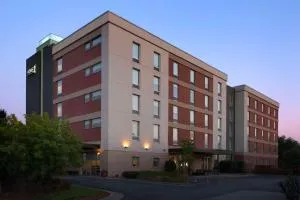 Home2 Suites by Hilton Greensboro Airport, NC - هاي بوينت