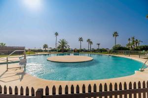 122-Luxury Beachfront Apartment, Views and Pool - 4hvězdičkové hotely ve městě Mijas