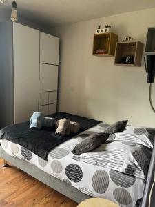 Studio aux pieds des montagnes