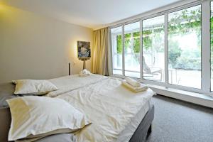 ViDa Prostorný 220 m2 3BR Apartmán s Krbem a Zahradou, Ideální pro Rodiny