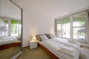 ViDa Prostorný 220 m2 3BR Apartmán s Krbem a Zahradou, Ideální pro Rodiny