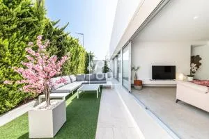 Casa Mirasal Ground Flour 2BR - By OYOOSTAYS - La Marquesa