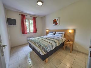 Villas Villa in Lanzac with Private Garden : photos des chambres