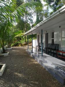 Navaratna Holiday Homestay