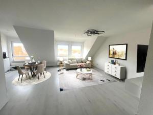 Exklusive Maisonette Wohnung am See, 5 Min zur SAP, Smart TV & Netflix - WeHome Premium