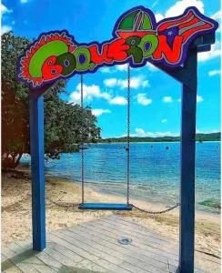 Near combate Beach, el Poblado boquerón and restaurants - Pole Ojea