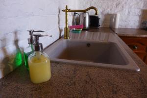 Kalimera A Lovely 1-bedroom rental with ensuite and Kitchen