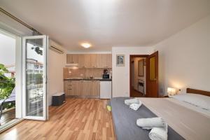 Apartments Romano 1099