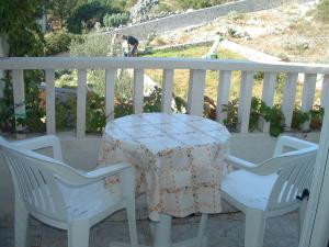 Studio - First Floor room in Apartments Tonka - 10m from beach