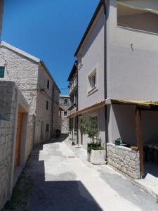 Apartments Vale