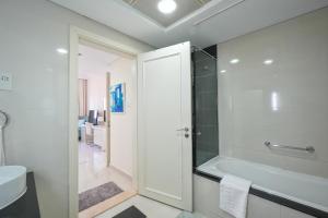 Luxurious 1BR Damac Maison Mall Street very near Dubai Mall by ANW