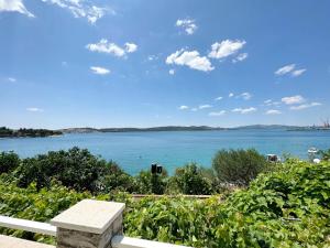 Two-Bedroom Apartment Standard room in Apartments Mihaela - sea view