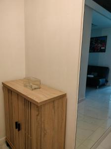 Explore Manila Trendy 1BR unit in Birch Tower