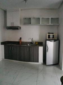 Explore Manila Trendy 1BR unit in Birch Tower