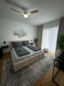 Sonnige Wohnung mit Balkon im Herzen von Bayreuth - 佩格尼茨