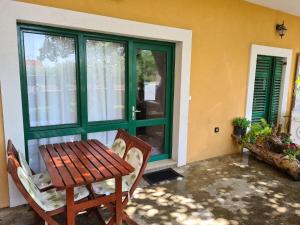 Apartments Stosa 