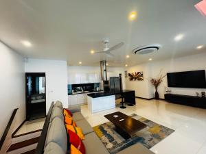 The Sunrise Ocean Villa 22