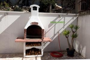 Apartments and Rooms Robi