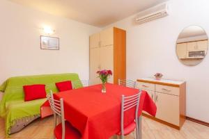 Apartments Davor 
