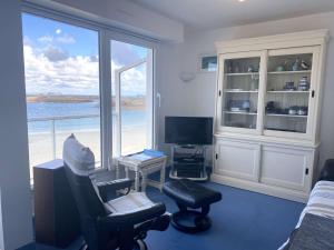 Duplex 2 chambres face à la plage avec parking, au top à Trégastel - FR-1-368-204