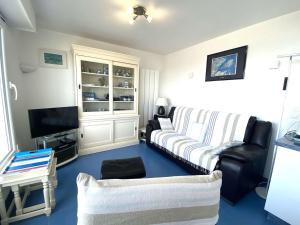 Duplex 2 chambres face à la plage avec parking, au top à Trégastel - FR-1-368-204