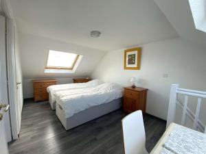 Duplex 2 chambres face à la plage avec parking, au top à Trégastel - FR-1-368-204