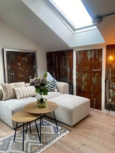 En SMUK og CHARMERENDE OASE meget tæt på centrum!