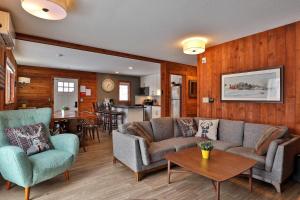 Tanglewood Vista - Great Group Ski Home Close to Mountain, Hot Tub, Sauna, Ski Rental Ticket Deals!