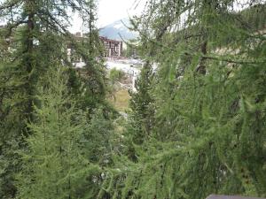 Studio 6 pers avec balcon, proche des pistes et commerces - FR-1-322-567