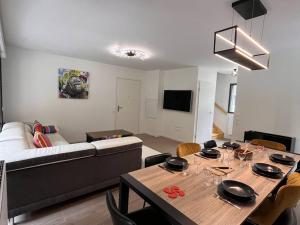 Lodge duplex pour 8 pers, 3 parkings, proche centre - FR-1-234-323