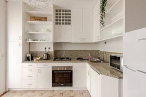 Like at Home - Close to Metro, Stadio San Siro, Duomo with private parking place