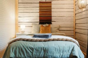 Guestly Homes - Charming 3BR House, 2 Full Baths Near City