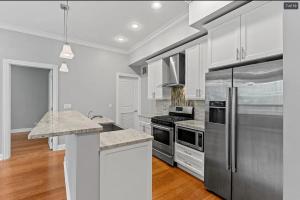 Private Balcony 1 Garage Parking Sleeps 6