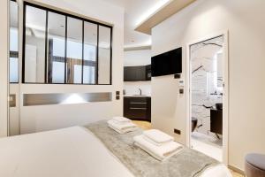 Pick A Flats apartment in Champs-Elysées - Rue Marbeuf