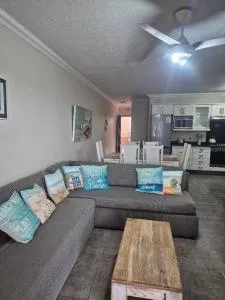 D14 Banana Beach Club - Pumula