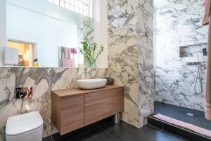 Spacious Belsize Park Apartment With Private Garden