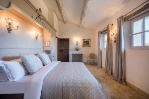 Villas Elegant Provenal Villa in Bonnieux with Garden Private Pool - La Bcasse : photos des chambres
