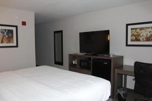 Holiday Inn Express & Suites Sweetwater by IHG