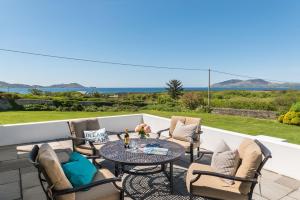 Cosy two bedroom cottage in Waterville with sea views