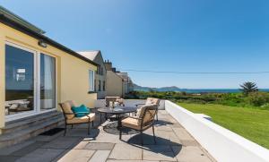 Cosy two bedroom cottage in Waterville with sea views